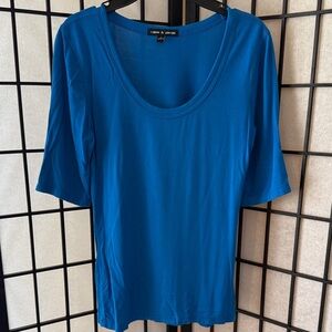Cable & Gauge Short Sleeve Scoop Neck Top in Blue